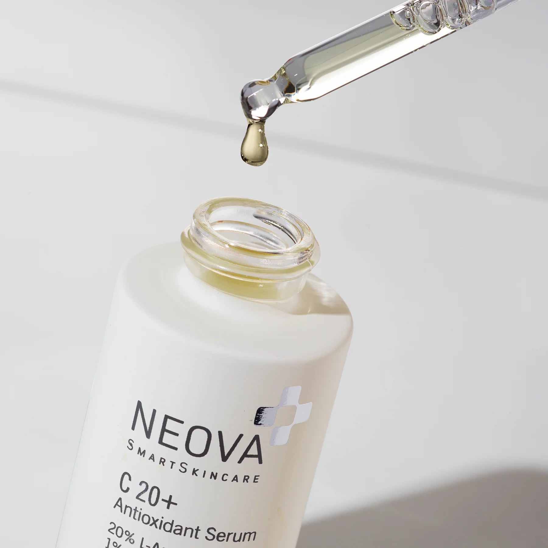 Neova C 20+ Antioxidant Serum